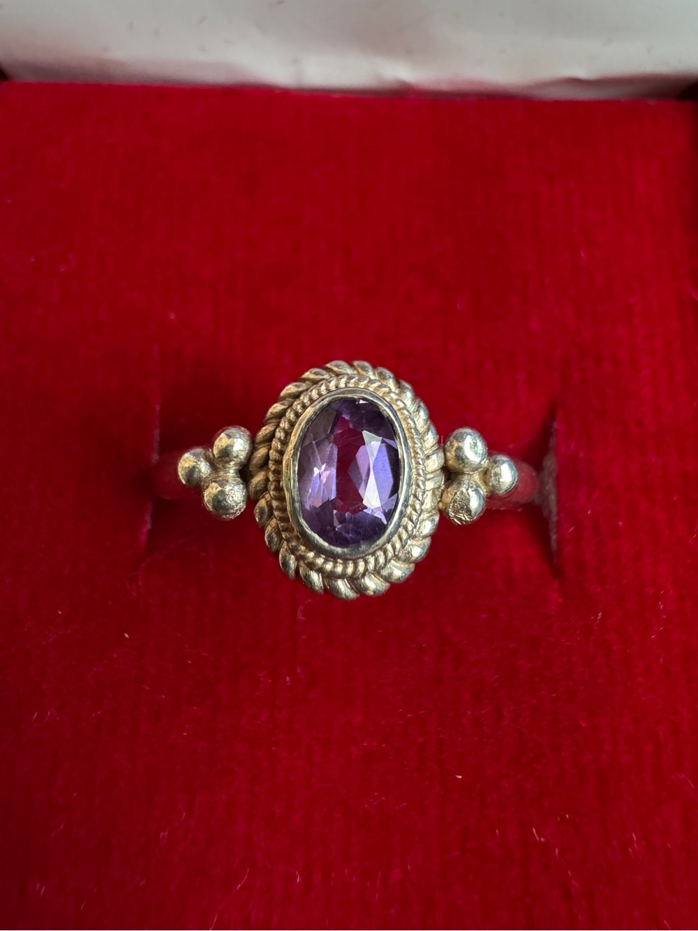 Vintage 925 Sterling Silver oval cut Amethyst Ring Size 6 1/2”